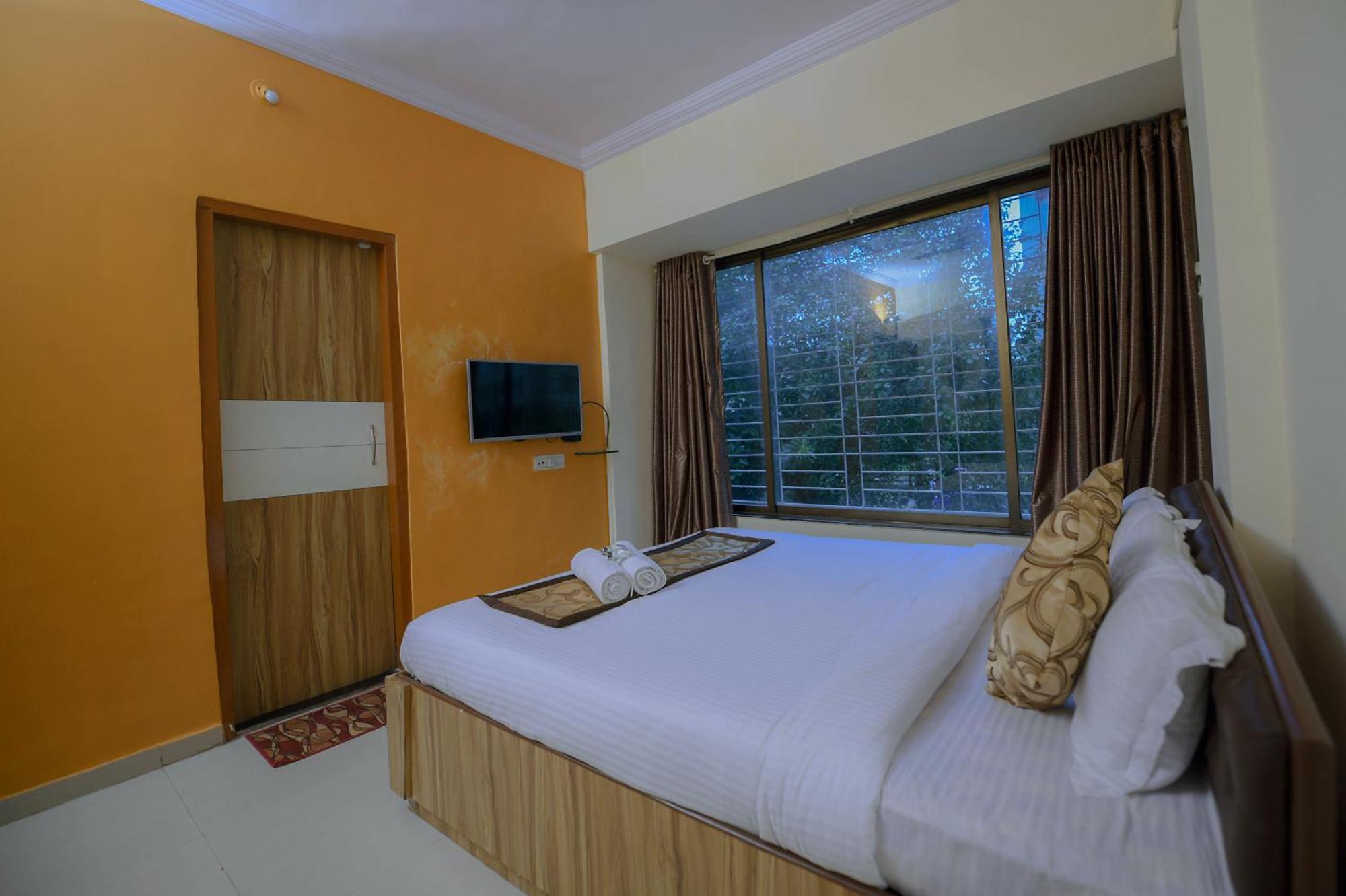 Lalsai Residency Andheri Мумбай Екстериор снимка