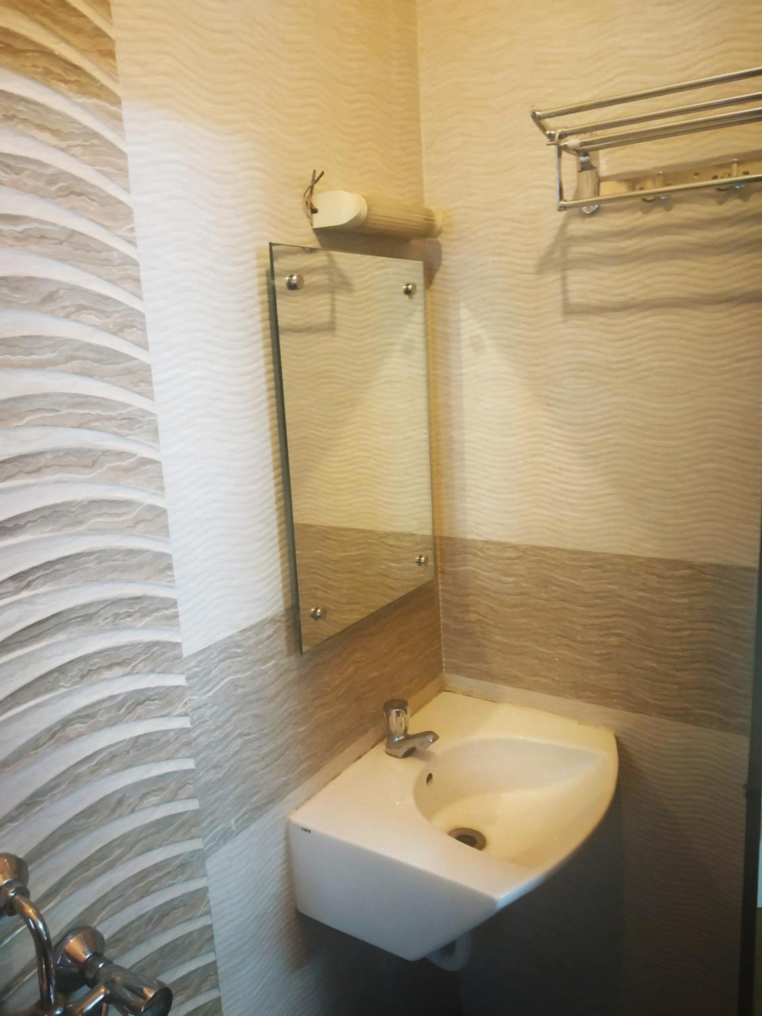 Lalsai Residency Andheri Мумбай Екстериор снимка