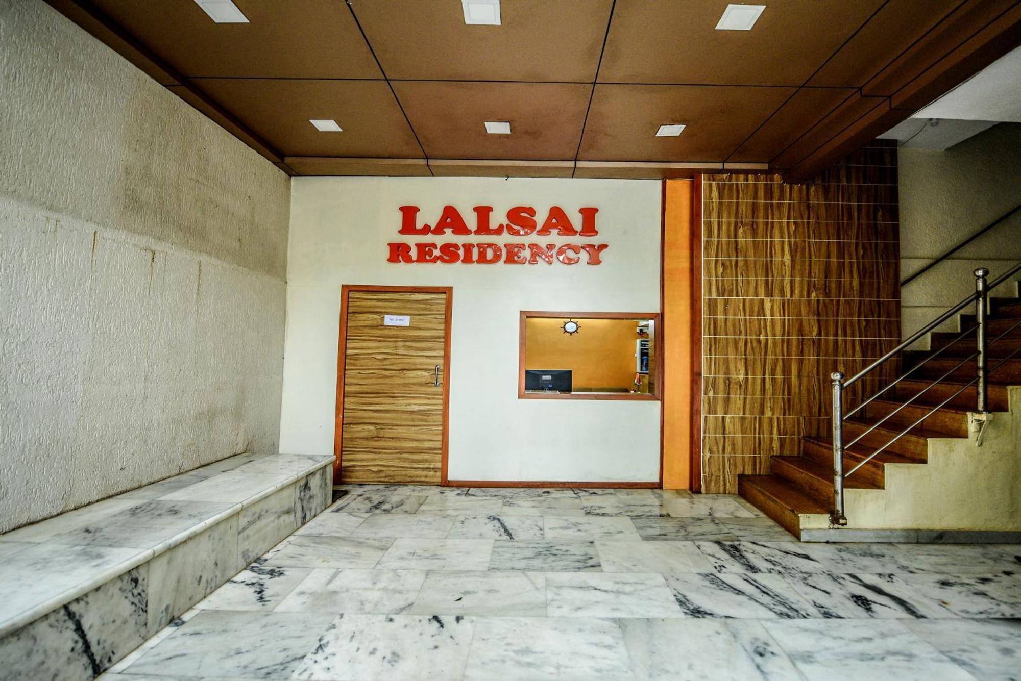Lalsai Residency Andheri Мумбай Екстериор снимка