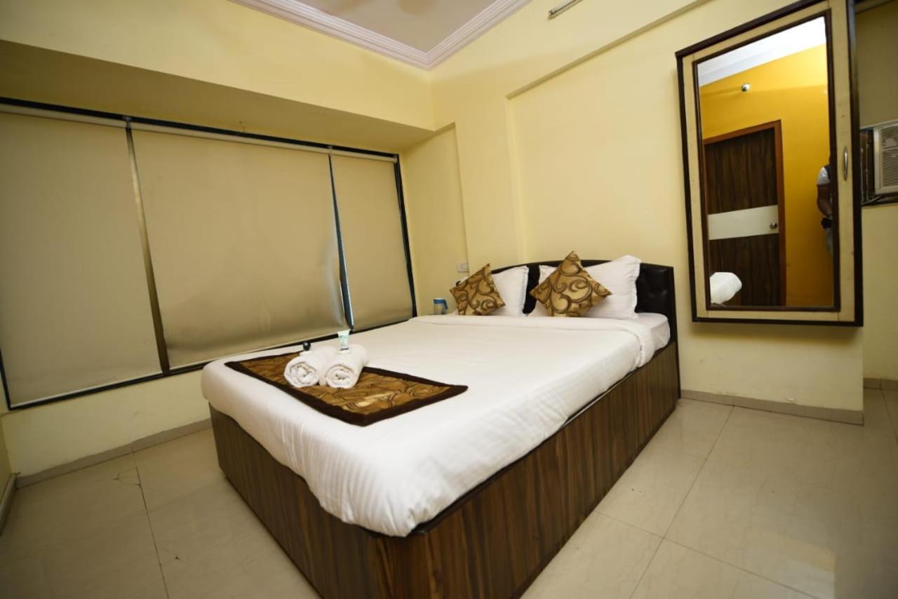 Lalsai Residency Andheri Мумбай Екстериор снимка